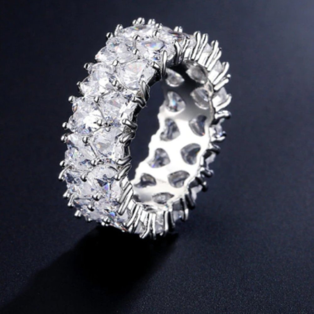 Luxurious Fashion Ring, Size 8, NWT